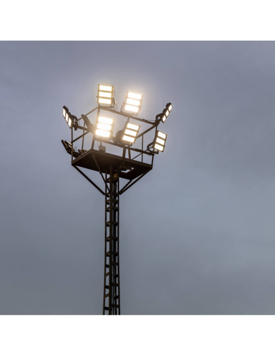 Projecteur LED Stadium Professionnel LUMILEDS 900W 170lm/W IP66 INVENTRONICS Dimmable 1-10 V