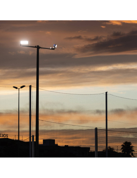 Projecteur LED Stadium Professionnel LUMILEDS 300W 170lm/W IP66 INVENTRONICS Dimmable 0-10 V