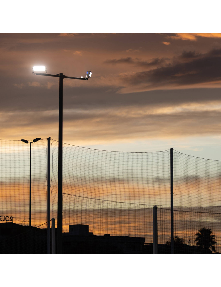 Projecteur LED Stadium Professionnel LUMILEDS 300W 170lm/W IP66 INVENTRONICS Dimmable 0-10 V