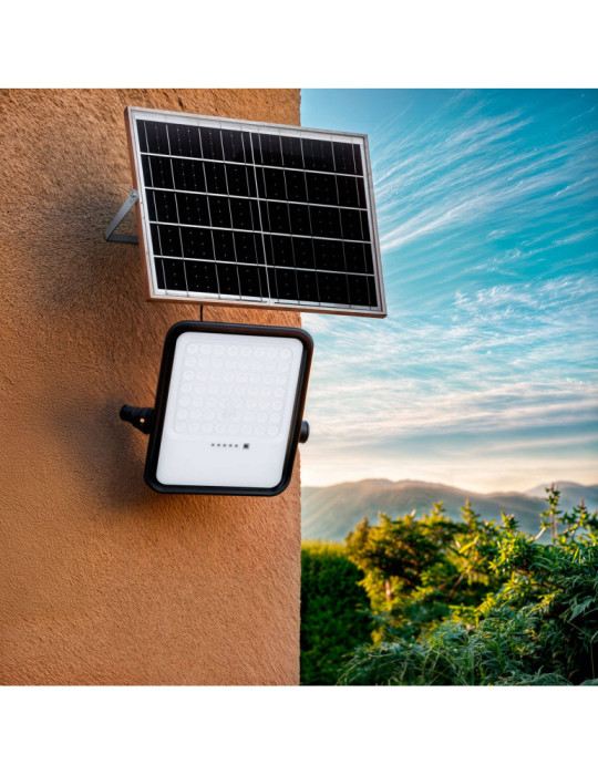 Projecteur Solaire Extérieur LED Nurda 15W 1700 lm IP65 avec Télécommande