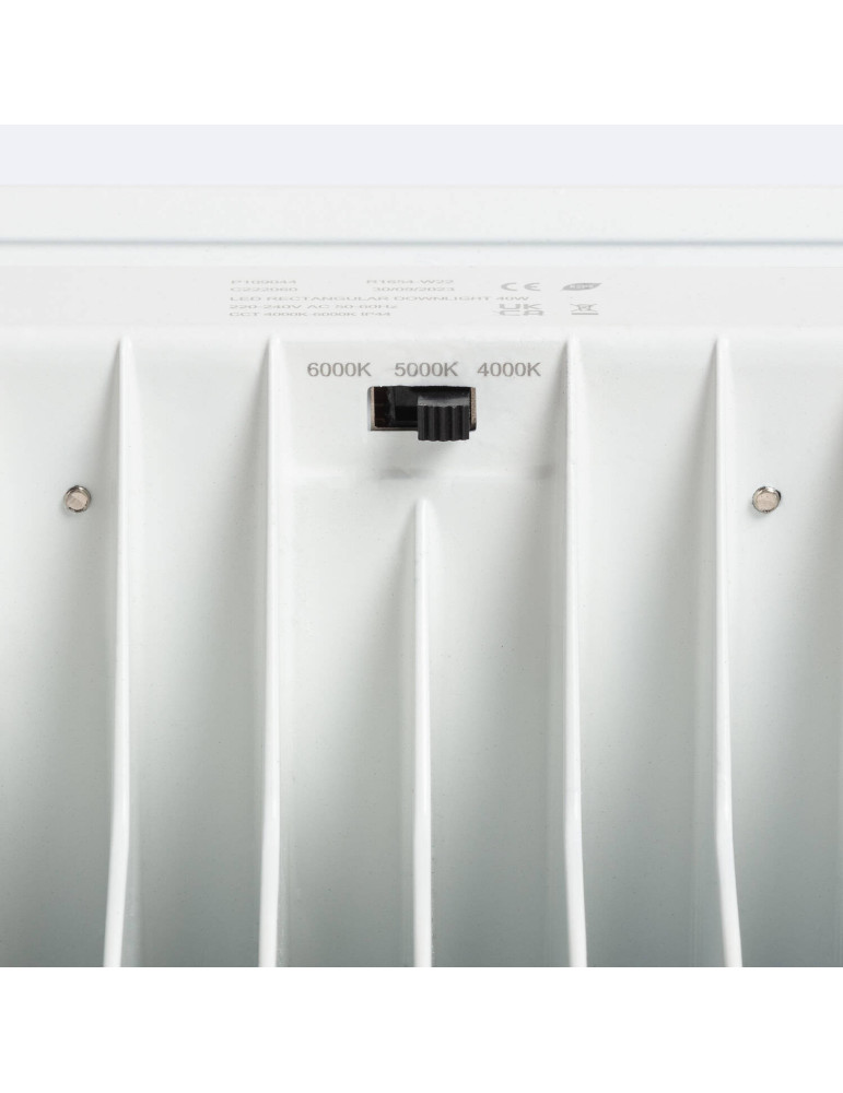 Downlight LED 40W Rectangulaire Orientable OSRAM CCT 120 lm/W Coupe 210x125 mm